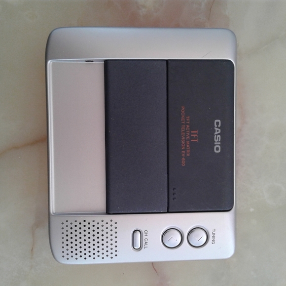 TV Portable by Casio TFT EV-600 battery Powered Vtg  Pocket Television Japan - Picture 2 of 5